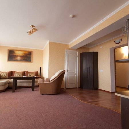 Hotel Prietenia Bender Buitenkant foto