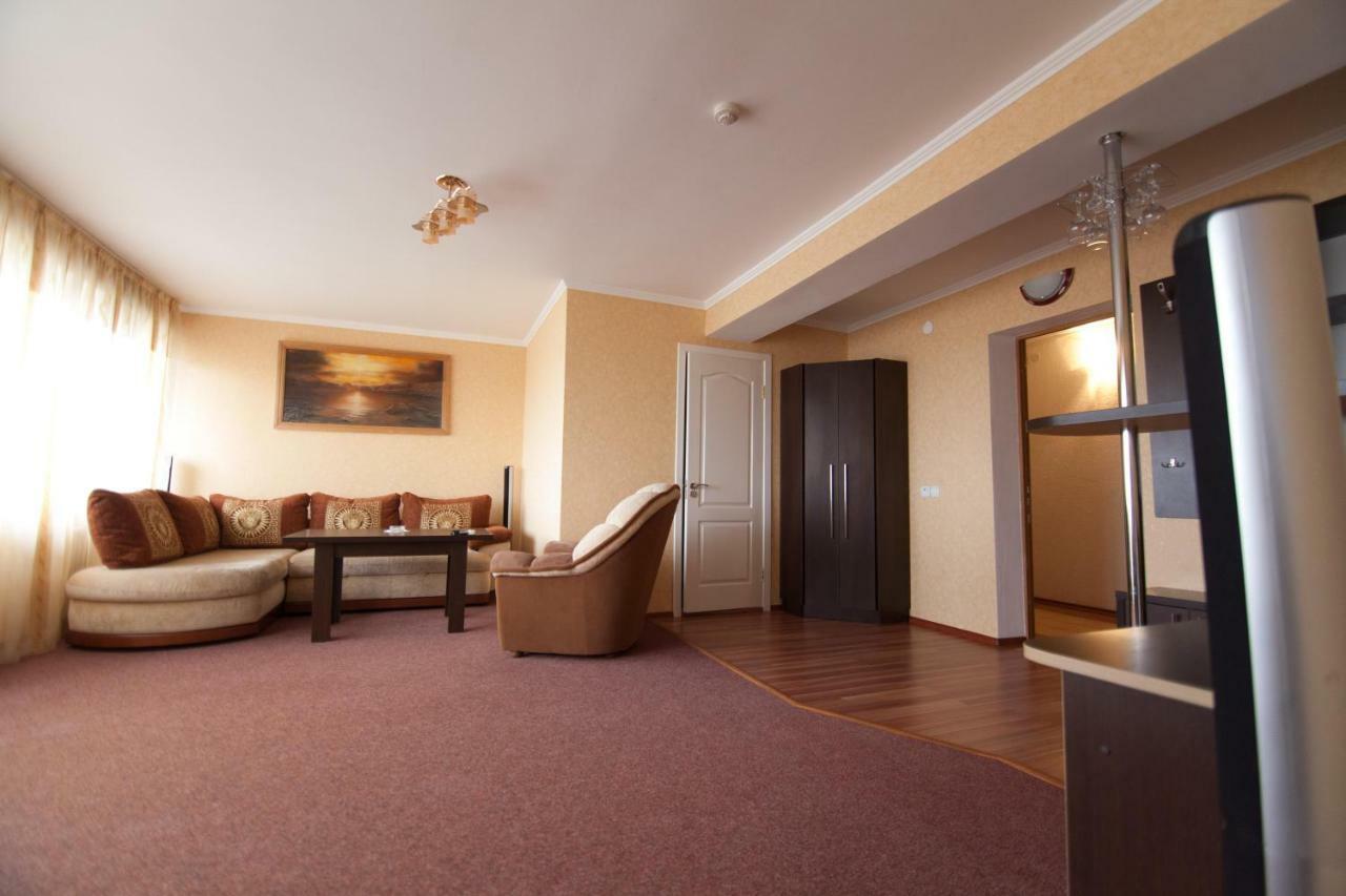 Hotel Prietenia Bender Buitenkant foto